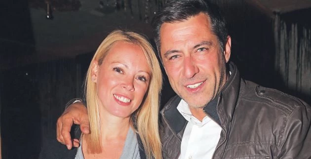 Ιερέας «φυλά» με θαυματουργό Τίμιο Σταυρό τον Αγγελίδη στην Εντατική!